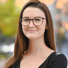 Julia Preston Headshot