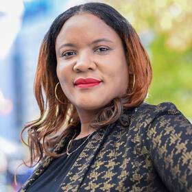Candis Scippio Headshot