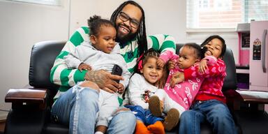 Alexander Hoskins and his children